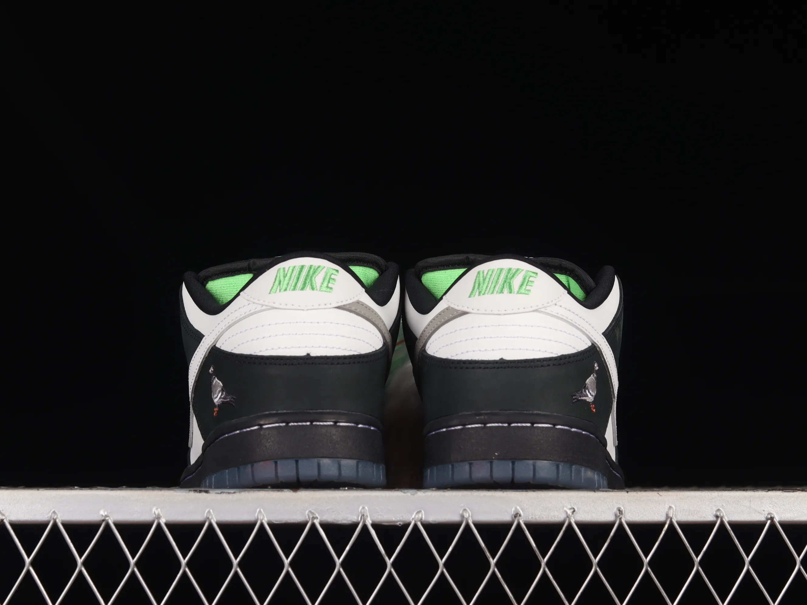 All categories Nk SB Dunk Series Nk SB Dunk Low low-top sneakers M version pure original Jeff Staple x Nk SB Dunk Low "Pigeon" 3.0 black and white panda pigeon low-top classic versatile casual sports sneakers BV1310-013